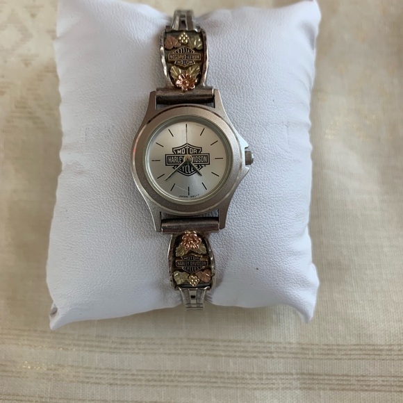 Harley-Davidson Accessories - Harley-Davidson “Black Hills gold”